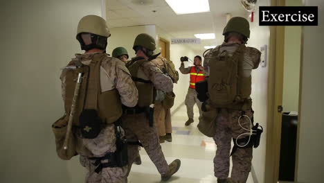 Us-Troops-Practice-For-A-Mass-Shooting-Incident-At-A-School-Or-College-Campus-8