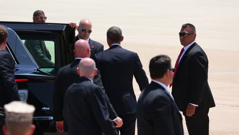 President-Obama-Waves-To-Admirers-As-He-Heads-For-The-Presidential-Limousine