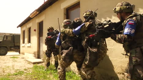 The-Army-Of-Slovenia-Engages-In-A-Commando-Urban-Assault-Exercise-6