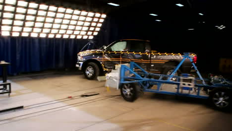 Die-National-Highway-Transportation-Safety-Board-Crashtests-Einen-2014er-Dodge-Ram-Pickup