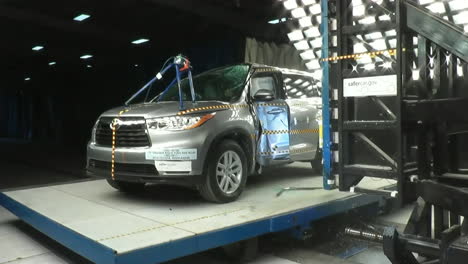The-National-Highway-Transportation-Safety-Board-Crash-Tests-A-2014-Toyota-Highlander-1