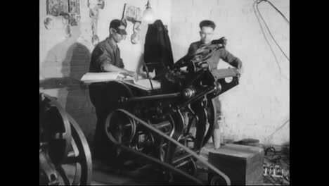 Men-Operate-A-Printing-Press-And-Do-Laundry-In-1918