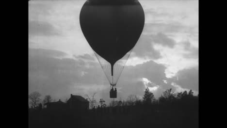 Good-Shots-Of-Us-Army-Hot-Air-Balloon-Flight-In-1918