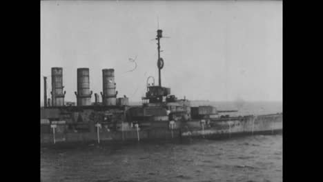 Die-Us-armee-Bombardiert-Erstmals-Schiffe,-Um-Den-Luftkrieg-Zu-Testen,-Einschließlich-Des-Einsatzes-Chemischer-Waffen-Im-Jahr-1922