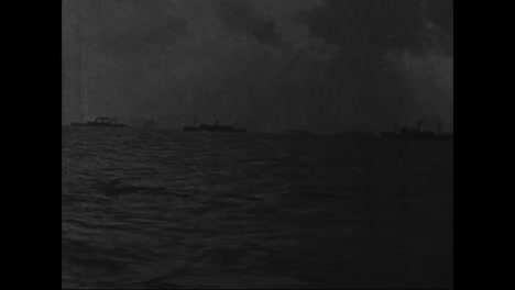 Los-Soldados-Estadounidenses-Desembarcan-De-Los-Barcos-Para-Luchar-En-Europa-Durante-La-Primera-Guerra-Mundial-1