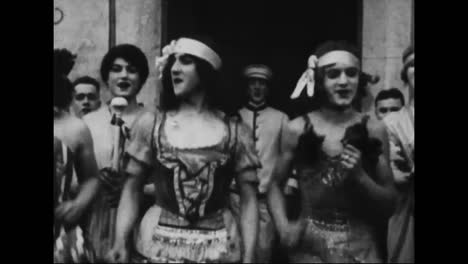 Men-Dressed-As-Women-Entertain-The-Troops-In-World-War-One