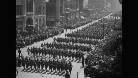 Patriotic-Parades-In-America-Salute-The-Troops-In-World-War-One-And-Liberty-Bonds-Are-Sold-1918