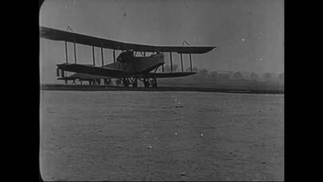 Airplanes-Are-Built-In-A-Factory-In-1917-And-Then-Tested-In-Flight-1