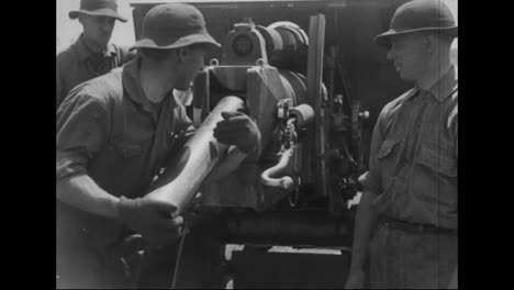 Kanonen-Und-Artillerie-Werden-Im-Ersten-Weltkrieg-Getestet-Und-Kampfbereit-Gemacht