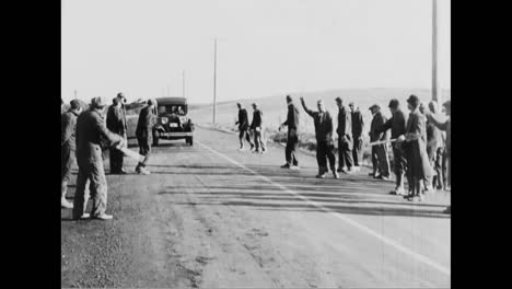 Iowa-Farmers-Arm-Themselves-To-Oppose-An-Agriculture-Strike-In-1933