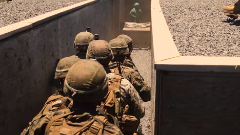 US-Marines-Führen-Einen-Zuggestützten-Angriff-Während-Der-Aktion-Mit-Der-Echokompanie-Durch-2.-Bataillon-3.-Marineregiment-Bougainville-Ii-P_hakuloa-Training-Area-Hawaii-11.-Mai-2019