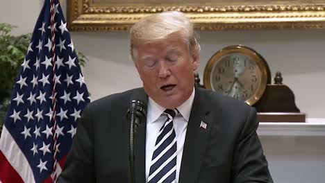 El-Presidente-Trump-Dice-Que-Si-Las-Caravanas-De-Inmigrantes-Ingresan-Al-País,-Solo-Habrá-Otras-Más-Grandes-En-El-Futuro-2019