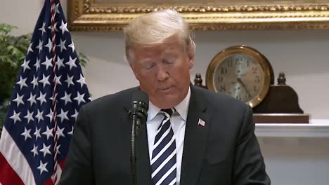 El-Presidente-Trump-Dice-Que-Ha-Enviado-Militares-Estadounidenses-A-La-Frontera-Sur-De-Los-Estados-Unidos-Para-Manejar-La-Caravana-Migrante-2019