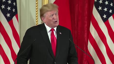 Präsident-Trump-Spricht-über-Seine-Enge-Beziehung-Zum-Japanischen-Premierminister-Shinzo-Abe-Gemeinsame-Pressekonferenz-2019