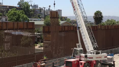 Us-Army-Engineers-Install-The-Final-Section-Of-The-San-Diego-Border-Wall-1