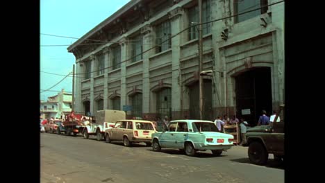 Historic-street-scenes-from-Cuba-in-the-1980s-2