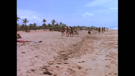 Crowds-gather-on-Havanas-beaches-during-the-summer-heat-in-the-1980s