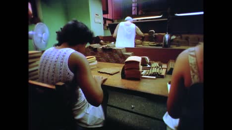 In-Einer-Kubanischen-Zigarrenfabrik-In-Den-1980er-Jahren-2