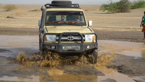 4X4-Jeeps-Travel-Across-The-Deserts-Of-Djibouti-Or-Somali-In-Africa-In-This-Adventure-Travel-Shot