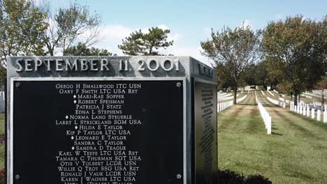 La-Tumba-Conmemorativa-Del-11-De-Septiembre-Se-Ve-En-El-Cementerio-Nacional-De-Arlington