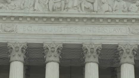 La-Justicia-Igualitaria-Bajo-La-Ley-Firmar-En-El-Edificio-De-La-Corte-Suprema-En-Washington-DC