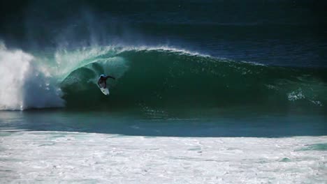 Hawaiianisches-Big-Wave-Surfen-1