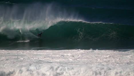 Hawaiianisches-Big-Wave-Surfen-2
