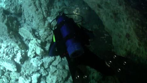 A-scuba-diver-explores-underwater-caves-in-Florida-1