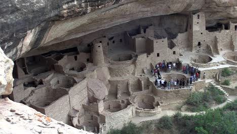 Mediumshot-of-the-ruins-of-Native-American-cliff-dwellings-in-Mesa-Verde-National-Park