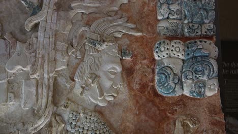 Museumsflachrelief-Im-Maya-Palenque-Museum-In-Mexiko