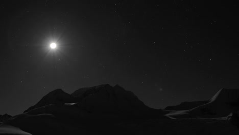 Luna-Puesta-Detrás-De-La-Montaña