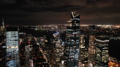 An-vista-aérea-view-shows-the-skyline-by-the-westward-Hudson-Yards-in-New-York-City-New-York