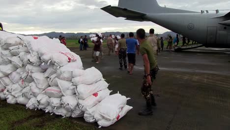 Emergency-Supplies-Are-Delivered-To-Remote-Villages-In-The-Philippines-During-Typhoon-Haiyan-3