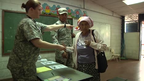 Long-Lines-Form-As-Us-Navy-And-Canadian-Doctors-Give-Free-Medical-And-Dental-Care-To-Residents-Of-Caluco-El-Salvador-1