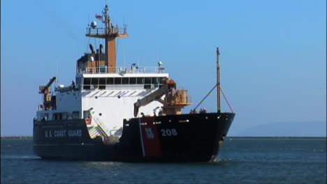 Coast-Guard-Crews-Move-8500-Pounds-Of-Marijuana-Seized-From-A-Panga-Boat-Raid