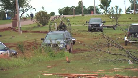 Us-Army-Personnel-Help-Cleanup-After-A-Devastating-Tornado-In-Piedmont-Oklahoma-In-2011-6