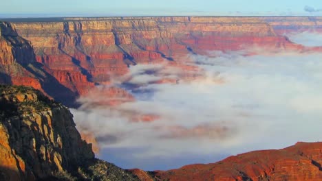 Zeitraffer-Von-Wolken,-Die-Sich-Durch-Den-Grand-Canyon-Bewegen-1