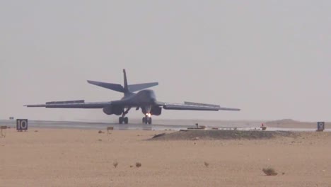 The-Army-B1-Bomber-Lands-Takis-And-Takes-Off
