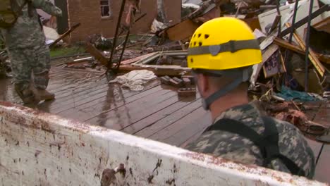 Oklahoma-National-Guard-Perform-Search-And-Rescue-After-The-Devastating-Tornado-In-Moore-1