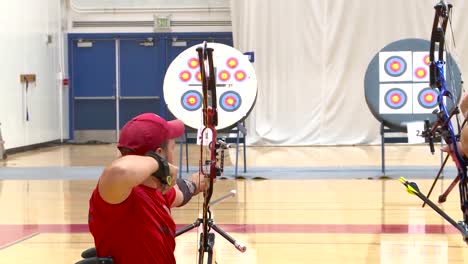 Handicapped-Servicement-Compete-In-Archery-3