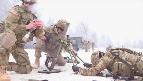 American-Forces-Train-To-Fire-Mortars-In-Snowy-Conditions-2