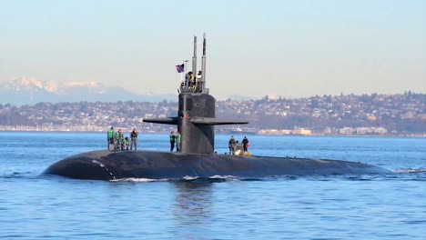 A-Fast-Attack-American-Submarine-Sails-Through-Puget-Sound