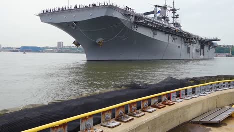 The-Amphibious-Assault-Ship-Uss-Kearsarge-Arrives-At-Pier-88-In-Downtown-Manhattan-For-Fleet-Week