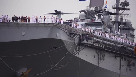 Das-Amphibische-Angriffsschiff-Uss-Kearsarge-Kommt-Für-Die-Flottenwoche-1-Am-Pier-88-In-Der-Innenstadt-Von-Manhattan-An