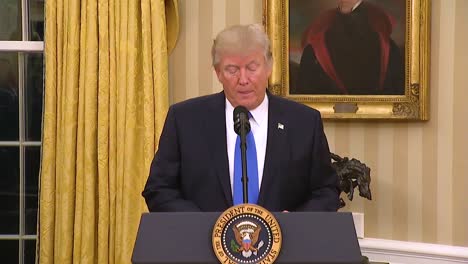 Präsident-Donald-Trump-Vereidigt-Außenminister-Rex-Tillerson
