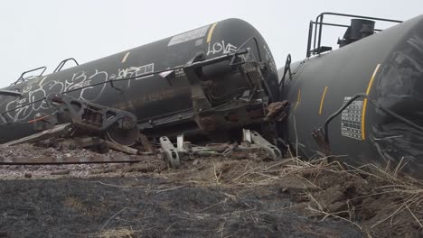 Investigadores-De-Campo-De-La-Ntsb-Investigan-Un-Accidente-De-Tren-De-Un-Petrolero-Cerca-De-Graettinger-Iowa-2