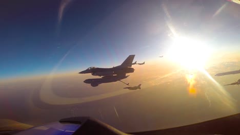 South-Korean-F16-Fighting-Falcons-Perform-Aerial-Refueling-Operations