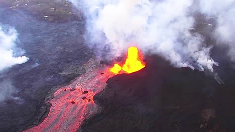 Excellent-Helicopter-Aerial-Of-The-Eruption-Of-The-Kilauea-Volcano