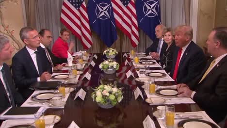 US-Präsident-Donald-Trump-Kritisiert-Deutsche-Außenpolitik-Mit-Russland-Beim-Frühstück-Beim-Nato-Gipfel-In-Brüssel-Belgien-3