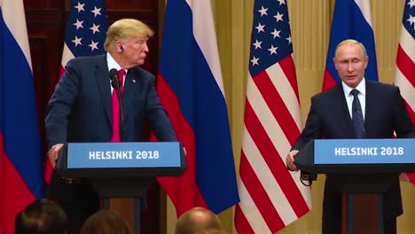 US-Präsident-Donald-Trump-Hält-Nach-Dem-Gipfel-In-Helsinki-Eine-Desaströse-Und-Viel-Kritisierte-Pressekonferenz-Mit-Dem-Russischen-Verband-Wladimir-Putin-Ab